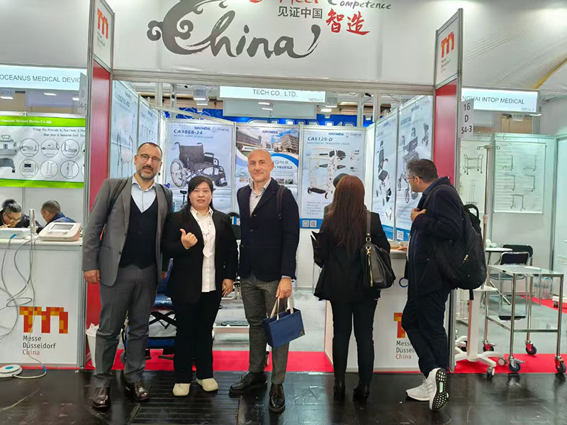 Yuteneng Medical i Dubai -utstillingen